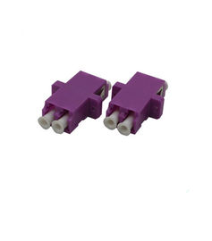 Adaptateur pourpre de duplex de l'adaptateur de câble à fibres optiques/OM4 LC avec des agrafes de petite taille