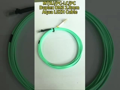 SC - SC multi-mode câble de patch en fibre optique duplex chaussure rouge / noir OM4 50/125