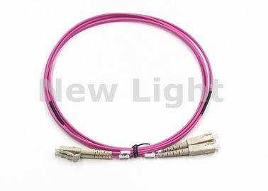 acheter LC UPC à PVC de fibre optique OM4 50 à plusieurs modes de fonctionnement/125 du duplex 2.0mm de corde de correction de Sc UPC online manufacture