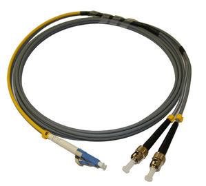 acheter Corde de correction optique blindée de fibre St de 62.5/125 millimètres conditionnant le connecteur du mode unitaire LC online manufacture