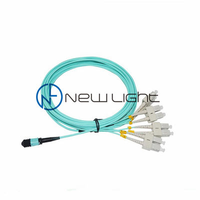 acheter Câble fibre optique multimode OM3 MPO femelle vers 4 SC avec gaine LSZH Câble de dérivation MPO online manufacture