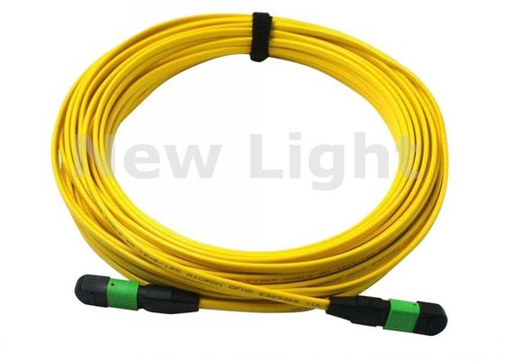 Le câble MPO MTP jaune APC < 0,3 dB 3 mètres 12 cœurs / 24 cœurs MPO patchcord