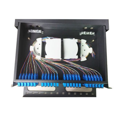 Panneau de brassage fibre optique MPO/MTP 19 pouces monté en rack avec capacité de 48/96 fibres et matériau SPECC