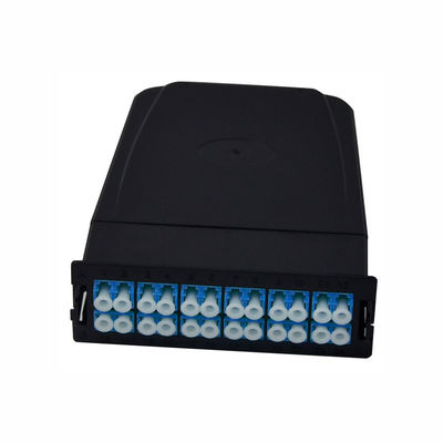 Module de cassette MPO à 12 fibres avec fibres Corning ClearCurve® pour le déploiement plug-n-play dans les centres de données